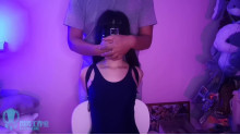 水着の女 スパイダーマンを着る
